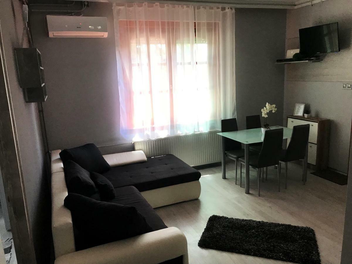 Varga Vendeghaz Appartement Tiszakécske Buitenkant foto